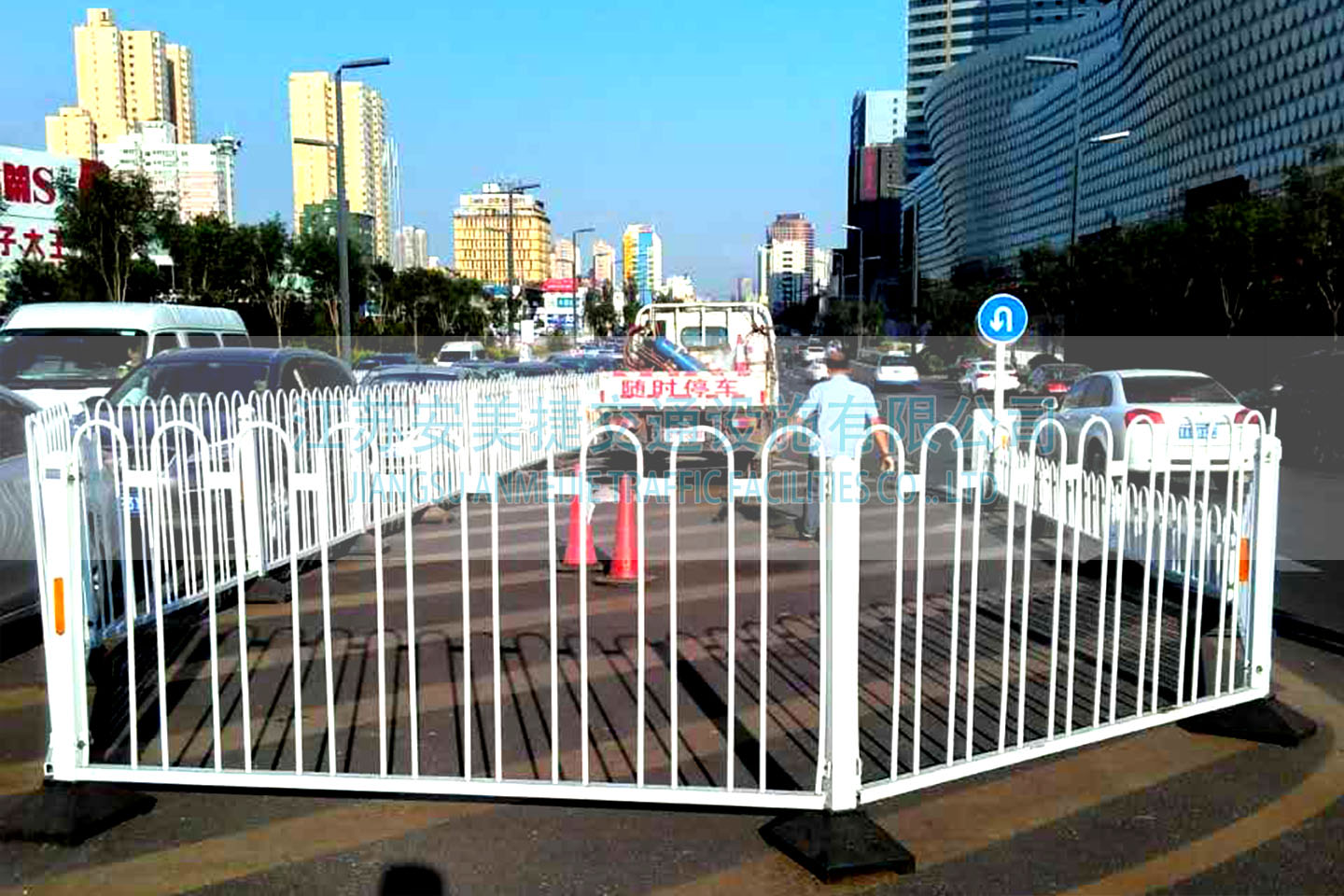 太原市200000米道路護(hù)欄工程